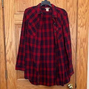 Duluth Trading Co Red and Black Plaid Button Down Shirt